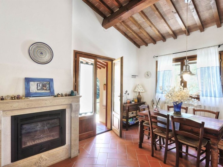 Rustikální vila na prodej v Sasetta