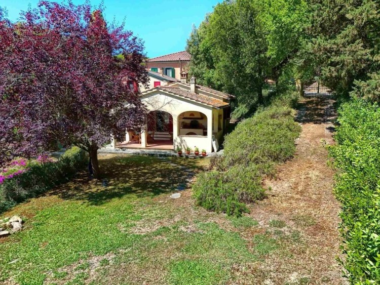 Rustikální vila na prodej v Sasetta