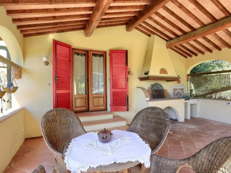 Rustikální vila na prodej v Sasetta