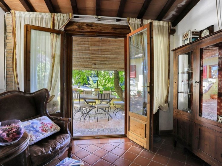 Rustikální vila na prodej v Sasetta