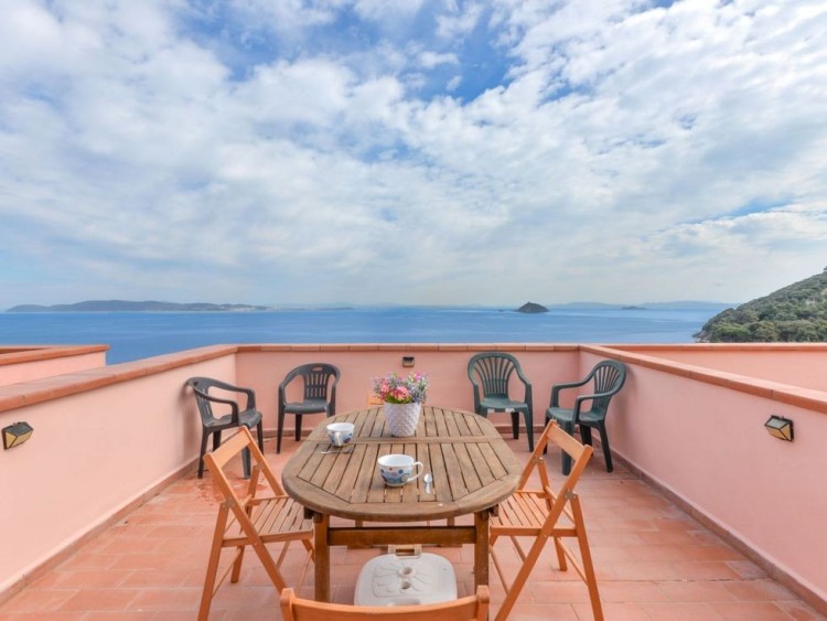 Krásný byt na prodej s výhledem na moře, Cavo, Elba