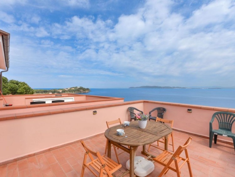 Krásný byt na prodej s výhledem na moře, Cavo, Elba