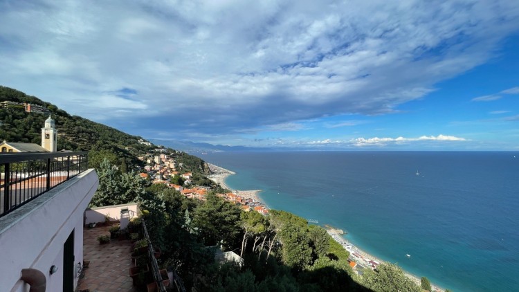 Střešní penthouse v Bergeggi s dechberoucím výhledem na moře