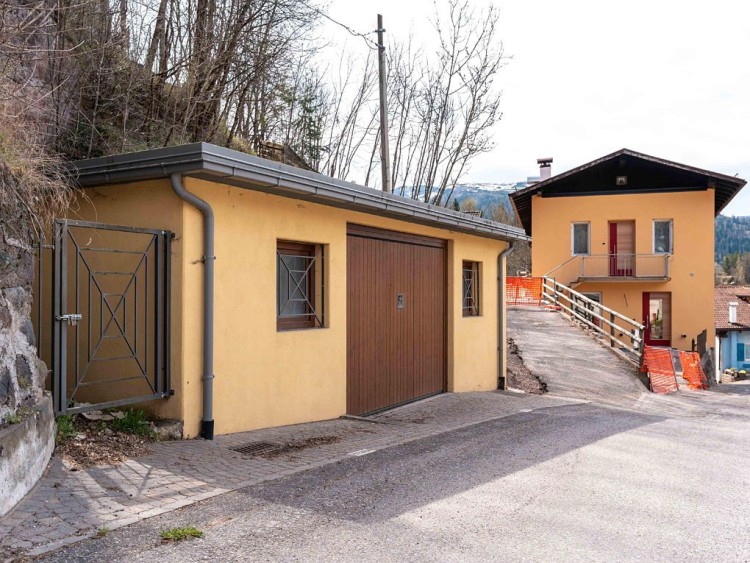 Historická vila s parkem v centru Cavalese na prodej, Dolomity