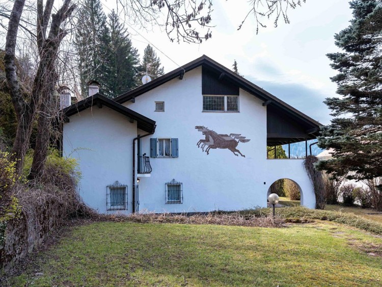 Historická vila s parkem v centru Cavalese na prodej, Dolomity