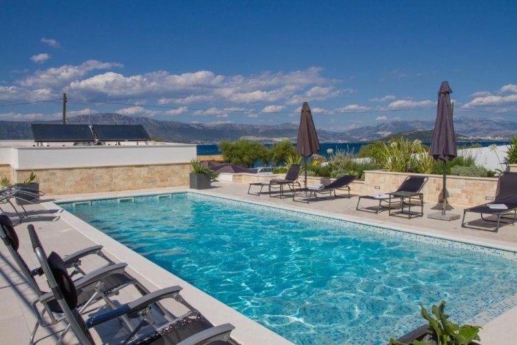 Krásný dům na prodej  s výhledem na moře, Trogir/Čiovo