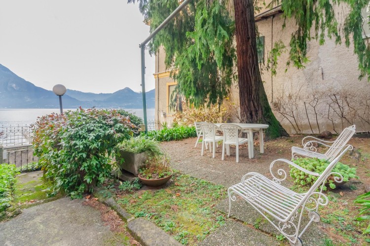 Stylový apartmán u jezera Lago di Como na prodej, Varenna