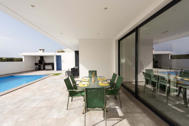Moderní vila s bazénem na prodej ve Vila do Bispo, Algarve