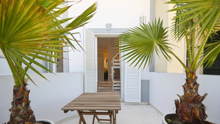 Krásná řadová vila u golfového hřiště na prodej, Vale do Lobo, Algarve