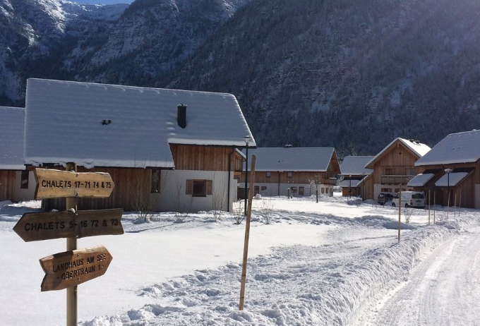 Nové chalety u jezera Hallstatt