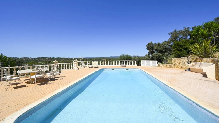 Krásná vila na venkově s bazénem na prodej, Cabanitas, Algarve