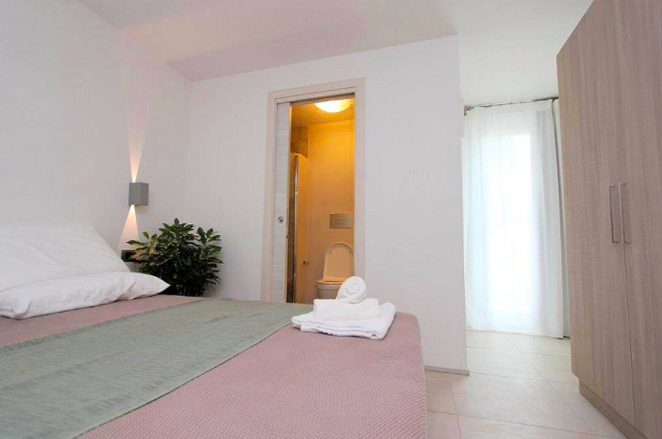 Krásná vila jen 300m od pláže v Castiadas na jihu Sardinie