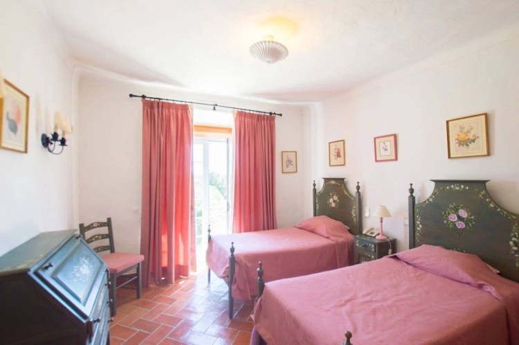 Typická algarvská vila s bazénem na prodej, São Lorenço, Algarve