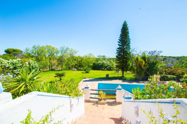 Typická algarvská vila s bazénem na prodej, São Lorenço, Algarve