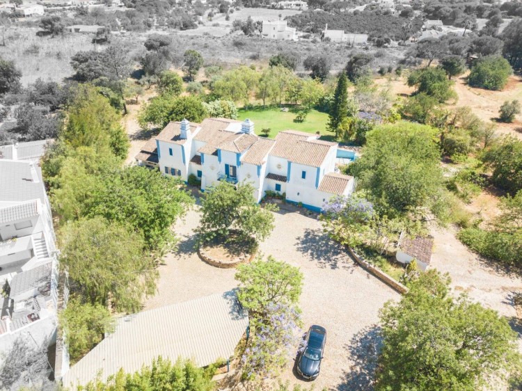 Typická algarvská vila s bazénem na prodej, São Lorenço, Algarve