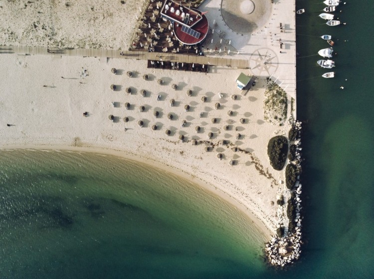 Nové, moderní vily s bazénem a fantastickou střešní terasou na prodej, Fuseta, Algarve