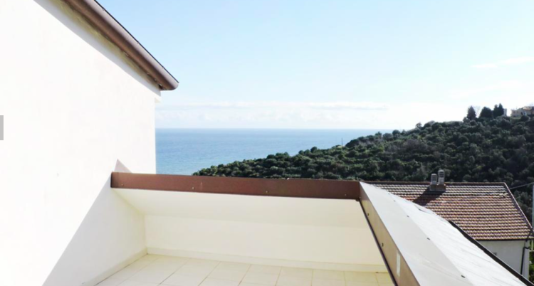 Nové apartmány s výhledem na moře v Albenze