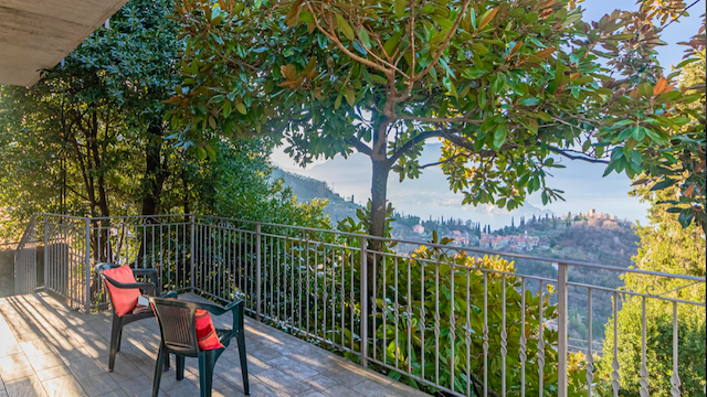 Stylová vila v Perledu s nádherným výhledem na jezero Como