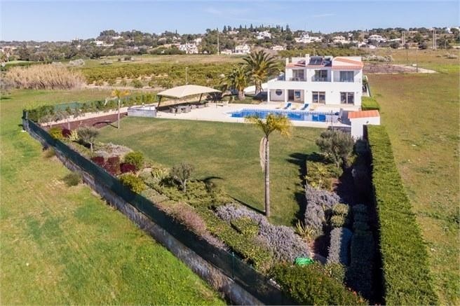 Luxusní vila přímo u golfového hřiště, Albufeira