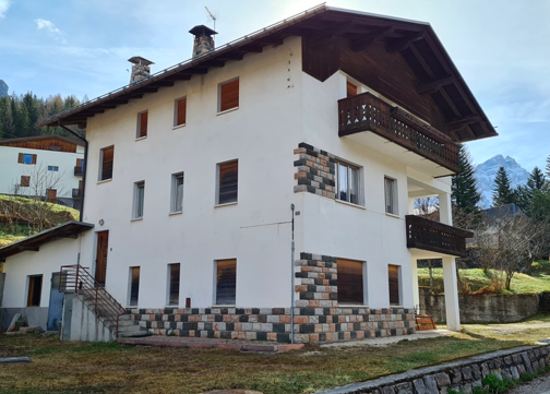 Samostatná vila se 3 apartmány blízko Civetty v  Dolomiti Superski