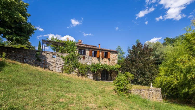 Krásná kamenná usedlost na prodej v oblasti Chianti