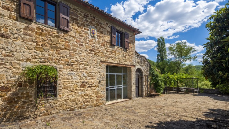Krásná kamenná usedlost na prodej v oblasti Chianti