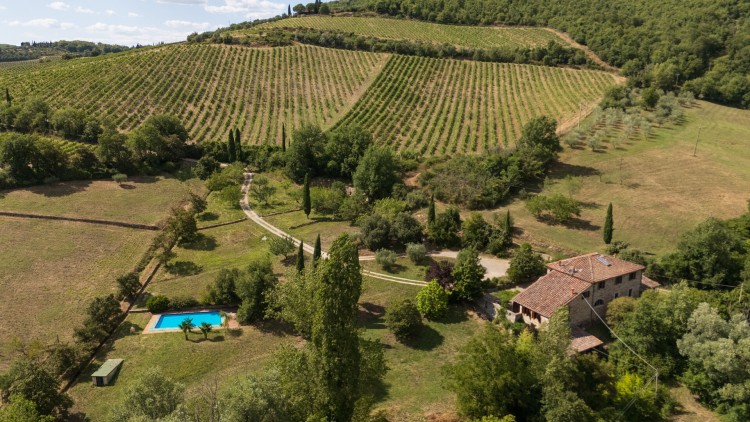 Krásná kamenná usedlost na prodej v oblasti Chianti