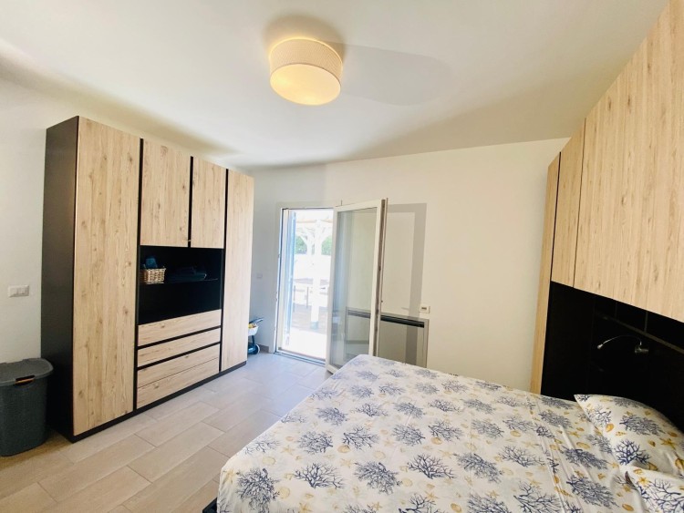 Elegantní vila 100 m od moře na prodej, Porto Cesareo