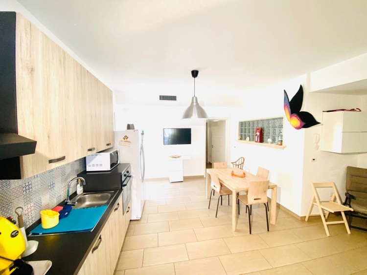 Elegantní vila 100 m od moře na prodej, Porto Cesareo