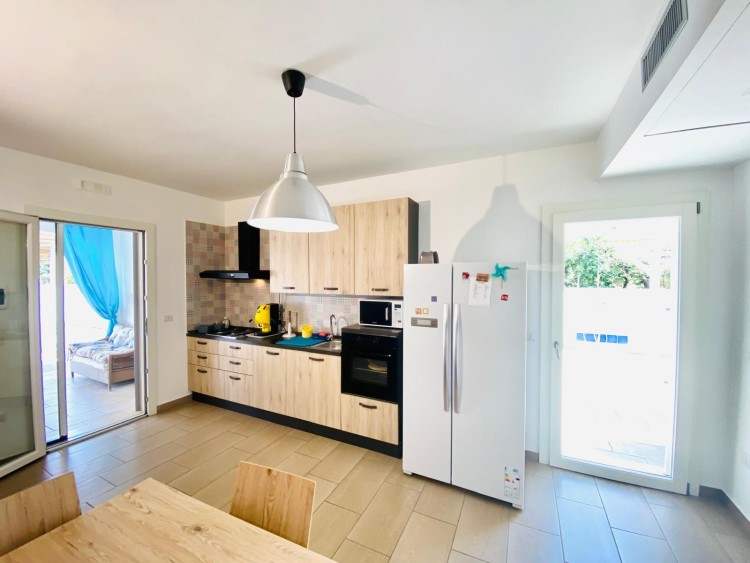 Elegantní vila 100 m od moře na prodej, Porto Cesareo