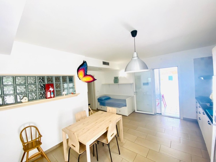 Elegantní vila 100 m od moře na prodej, Porto Cesareo