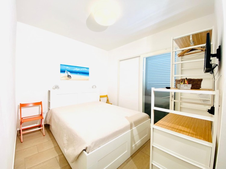 Elegantní vila 100 m od moře na prodej, Porto Cesareo