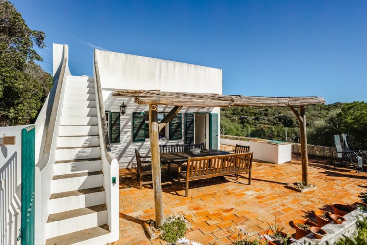 Vila s výhledem na moře, pár metrů od pláže na prodej, Ferragudo, Algarve