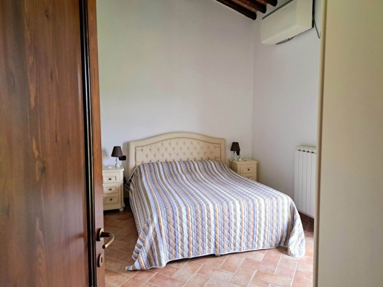 Samostatná vila na prodej v rezidenci s bazénem, Palaia