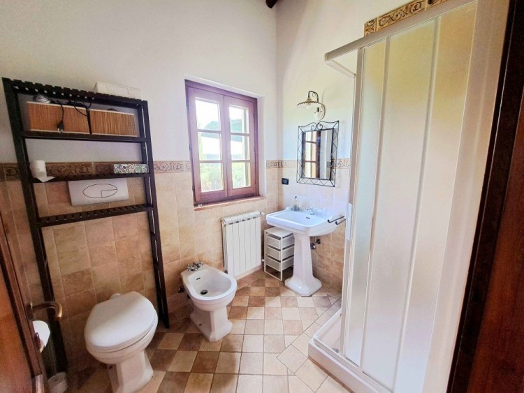 Samostatná vila na prodej v rezidenci s bazénem, Palaia