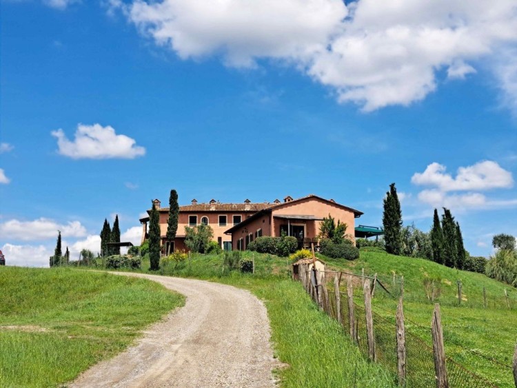 Samostatná vila na prodej v rezidenci s bazénem, Palaia