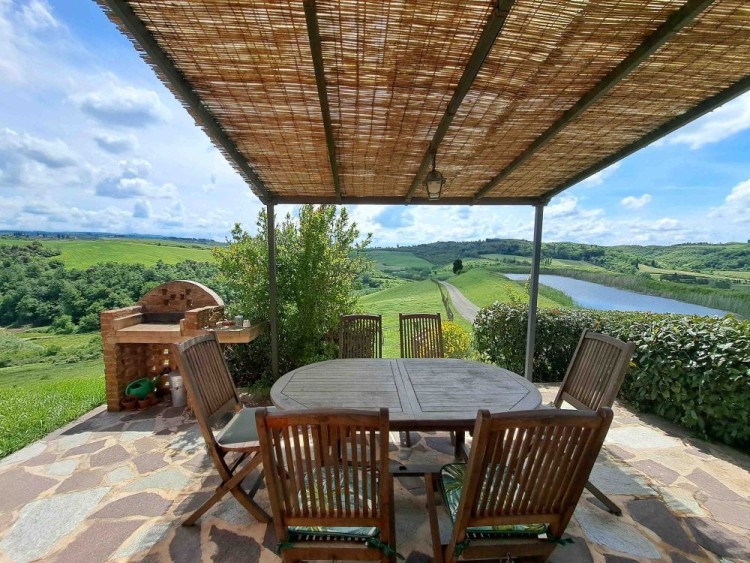 Samostatná vila na prodej v rezidenci s bazénem, Palaia