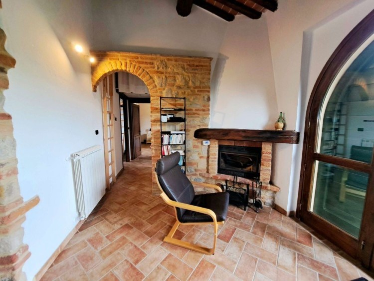 Samostatná vila na prodej v rezidenci s bazénem, Palaia