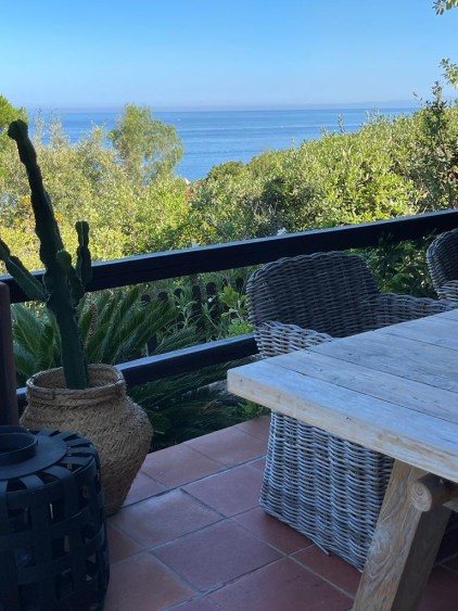 Příjemná řadová vilka v Costa Paradiso jen pár minut od moře