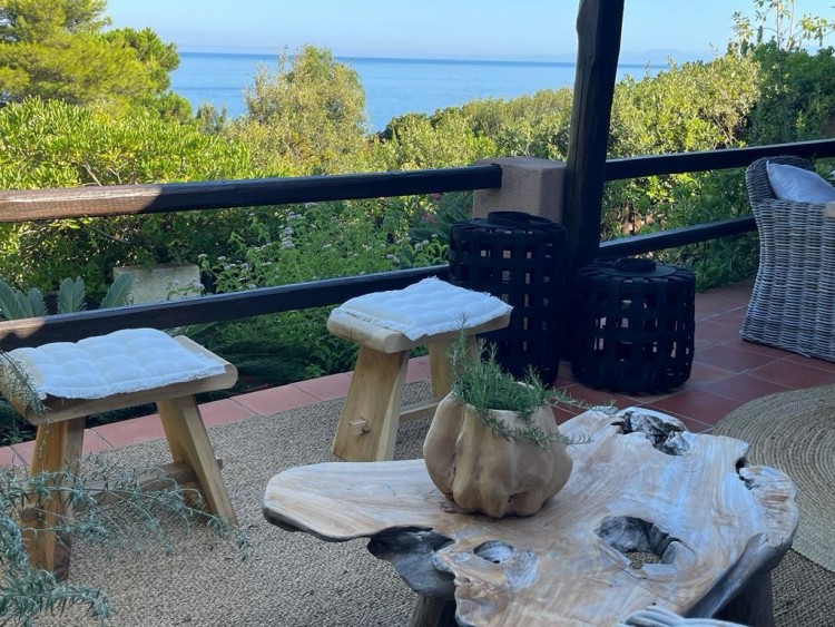 Příjemná řadová vilka v Costa Paradiso jen pár minut od moře