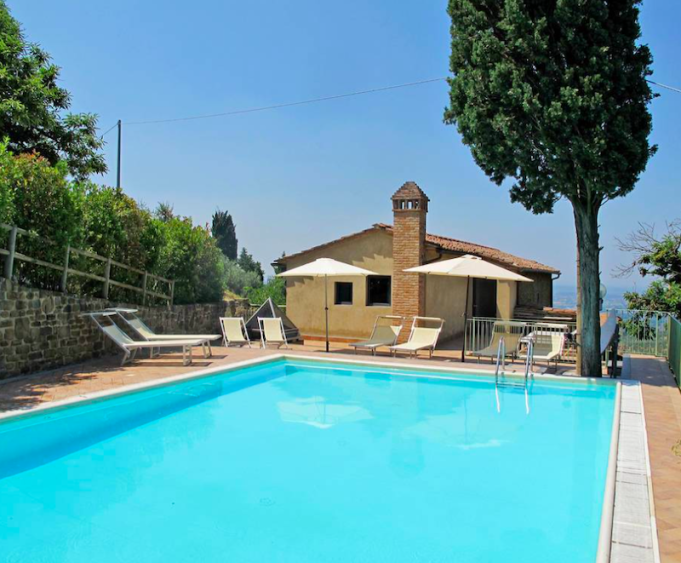 Panoramatický dům s bazénem u městečka Vinci blízko golfu