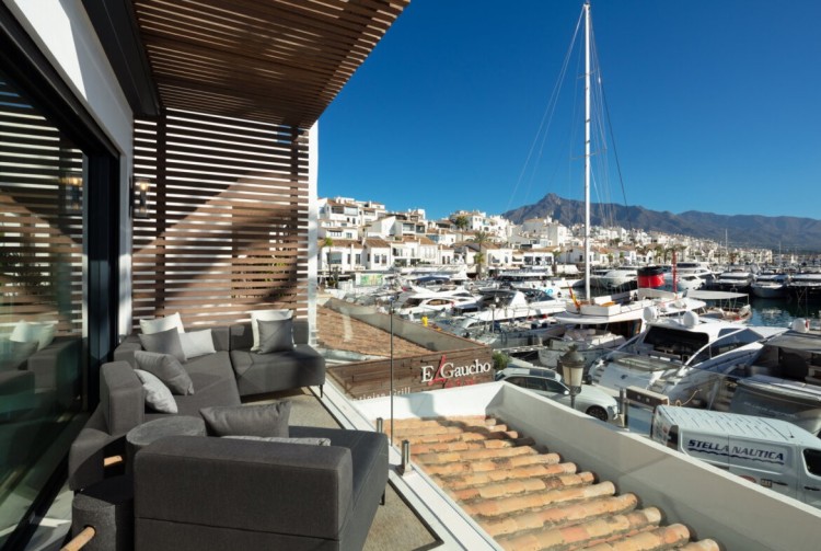 Apartmán u mariny na prodej v Puerto Banus