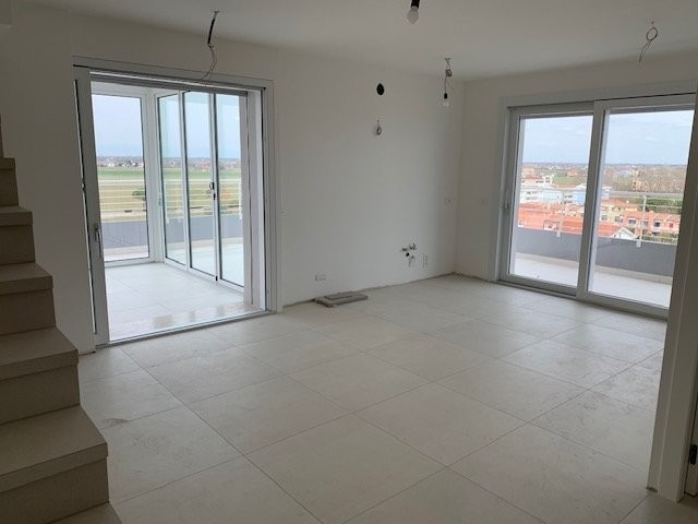 Nový mezonet 150m od pláže v Lido di Jesolo