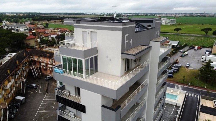 Nový mezonet 150m od pláže v Lido di Jesolo