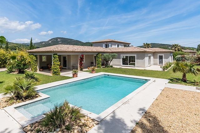 Elegantní vila s bazénem Grimaud