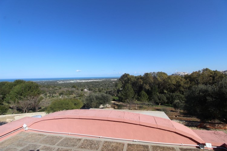 Trulli vilka na prodej s výhledem na moře Ostuni