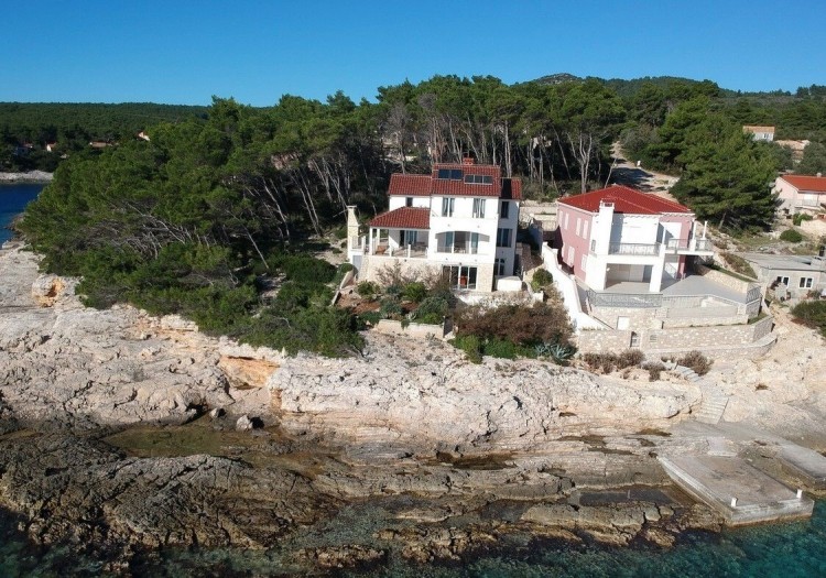 Vila v první linii u moře na prodej, Korčula