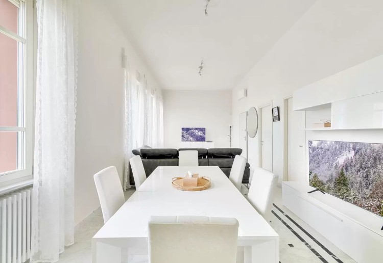 Nádherná vila s výhledem na moře na prodej, Forte Dei Marmi