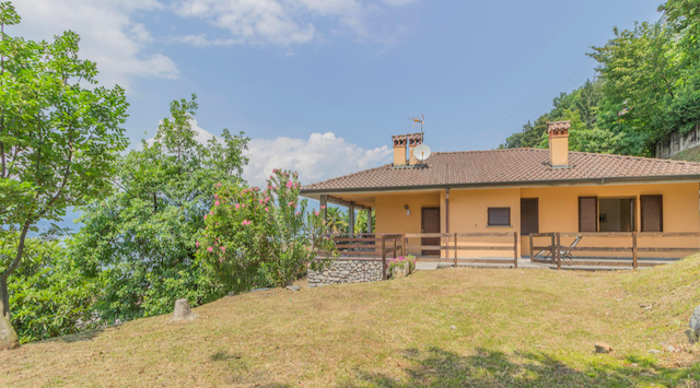 Panoramatický dům u Lago di Como