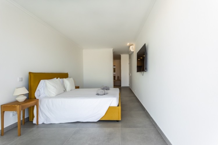 Moderní vila s bazénem a  výhledem na pláž na prodej, Lagos, Algarve